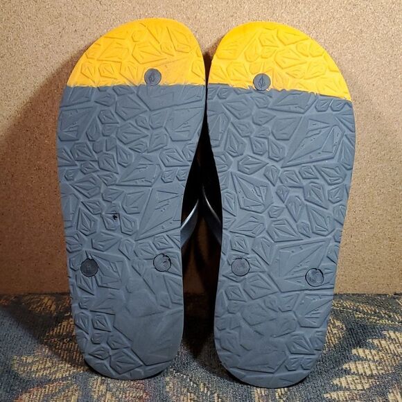 Volcom Flip Flop Sandals Orange and Charcoal Grey Size 10/11 - Picture 5 of 6